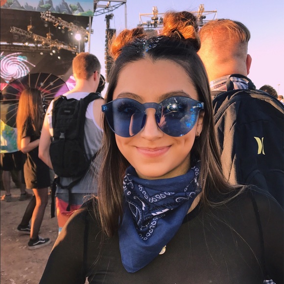 Meet your Posher, Isabella - Picture 2 of 8